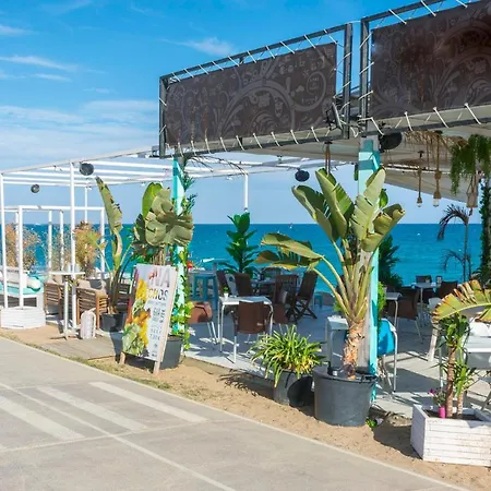 Apartamento Homeholidaysrentals Pineda Ii