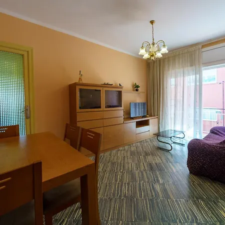 Apartment Homeholidaysrentals Pineda Ii *